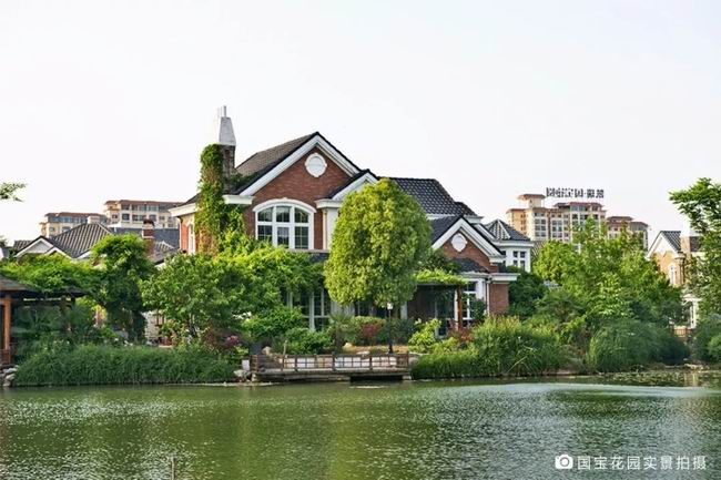 生涯在有湖的地方，，是对人生的浪漫私藏